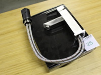 Rvs wastafelkraan calipso 210 vierkant. hoogte kraan 21 cm.