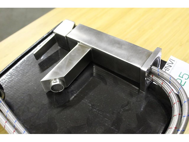 Rvs wastafelkraan calipso 210 vierkant. hoogte kraan 21 cm. - afbeelding 2 van  2