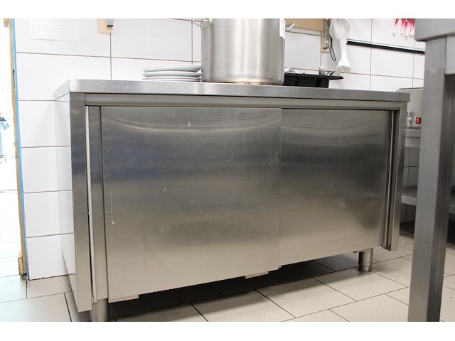 Rvs werkbank met twee schuifdeuren, afm. 140 x 70 x 84 cm. - afbeelding 1 van  2