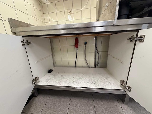 Rvs werkbank met volkern deuren en spoelbak - afbeelding 4 van  8