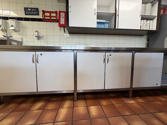 Rvs werkbank met volkern deuren - afbeelding 1 van  8