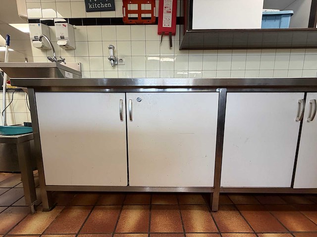 Rvs werkbank met volkern deuren - afbeelding 3 van  8