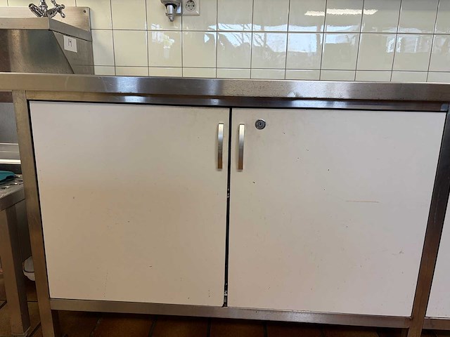 Rvs werkbank met volkern deuren - afbeelding 4 van  8