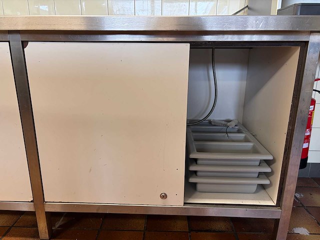 Rvs werkbank met volkern deuren - afbeelding 6 van  8