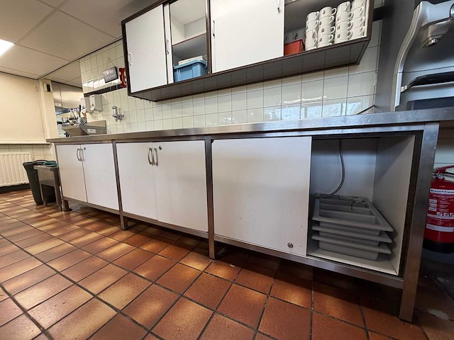 Rvs werkbank met volkern deuren - afbeelding 8 van  8