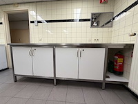 Rvs werkbank met volkern deuren - afbeelding 1 van  2