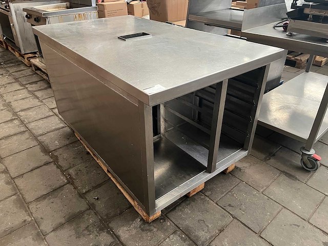 Rvs werkeiland met ruimte voor gastronormbakken - afbeelding 1 van  4