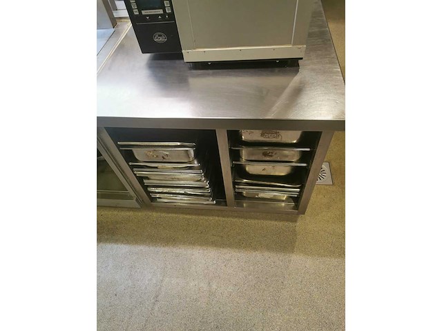 Rvs werkeiland met ruimte voor gastronormbakken - afbeelding 4 van  4