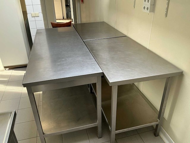 Rvs werktafel en rvs dubbele spoelbak – horeca-uitvoering - afbeelding 3 van  7