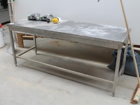 Rvs werktafel met afmeting 70 x 200 cm. - afbeelding 1 van  2