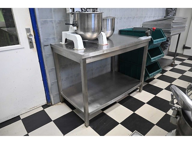 Rvs werktafel met blikopener - afbeelding 1 van  3