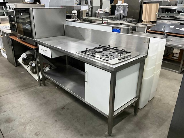 Rvs werktafel met gaskookplaat - afbeelding 1 van  5