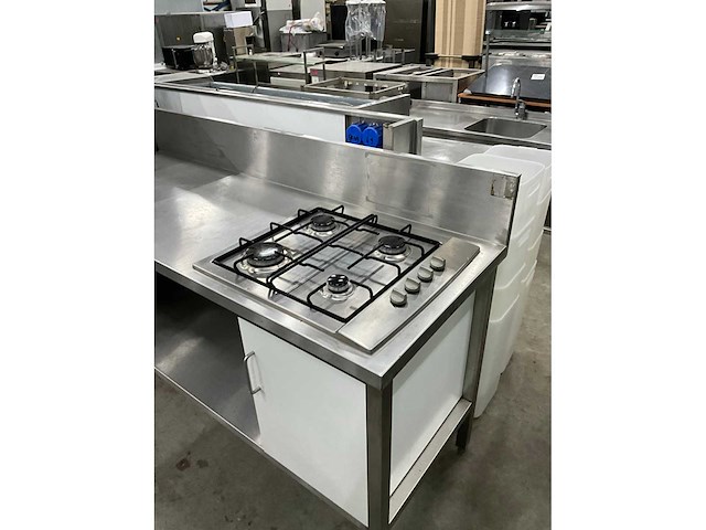 Rvs werktafel met gaskookplaat - afbeelding 3 van  5