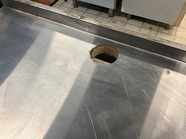 Rvs werktafel met ingebouwde au bain-marie - afbeelding 4 van  8