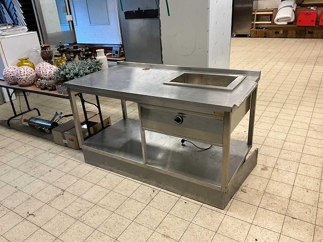 Rvs werktafel met ingebouwde au bain-marie - afbeelding 2 van  8