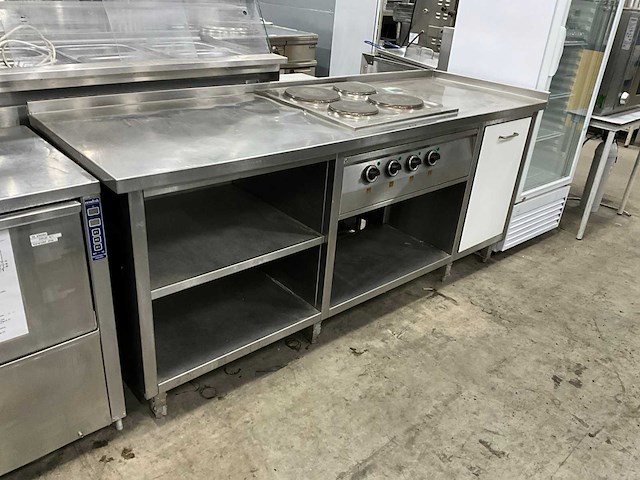 Rvs werktafel met kookplaat - afbeelding 1 van  8