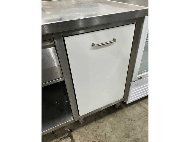 Rvs werktafel met kookplaat - afbeelding 7 van  8