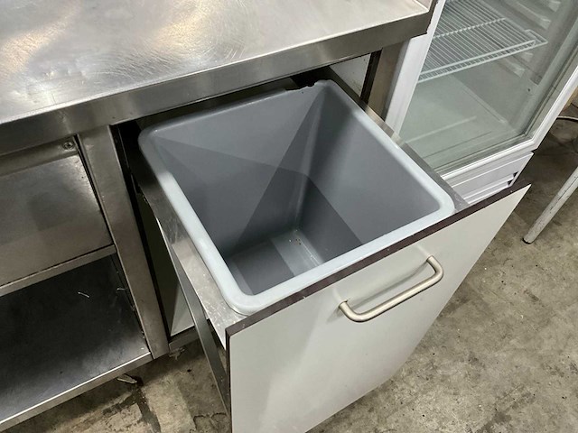 Rvs werktafel met kookplaat - afbeelding 8 van  8