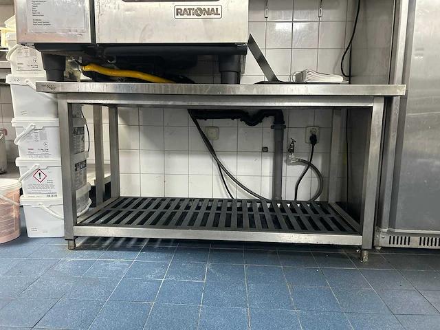 Rvs werktafel met onderblad - afbeelding 1 van  4