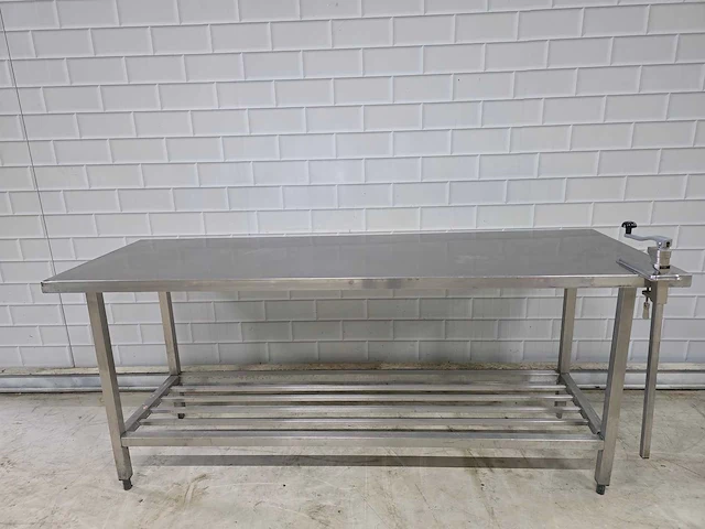 Rvs werktafel met onderschap en staartblikopener - afbeelding 1 van  6