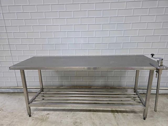 Rvs werktafel met onderschap en staartblikopener - afbeelding 2 van  6