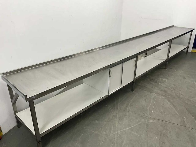 Rvs werktafel met spatrand - afbeelding 2 van  9