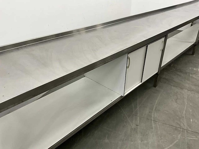 Rvs werktafel met spatrand - afbeelding 9 van  9