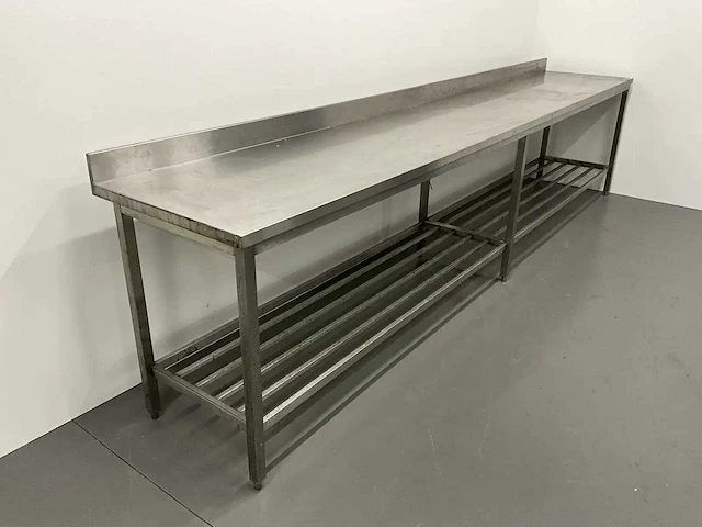 Rvs werktafel met spatrand - afbeelding 3 van  7