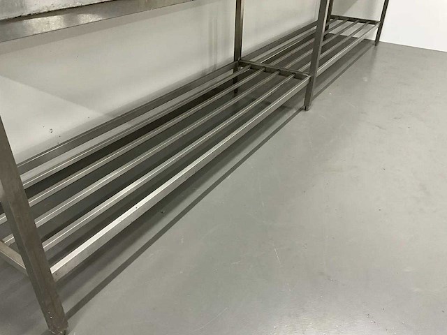 Rvs werktafel met spatrand - afbeelding 4 van  6