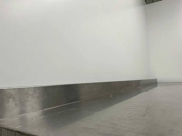 Rvs werktafel met spatrand - afbeelding 6 van  7