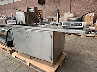 Rvs werktafel met spoelbak en kraan