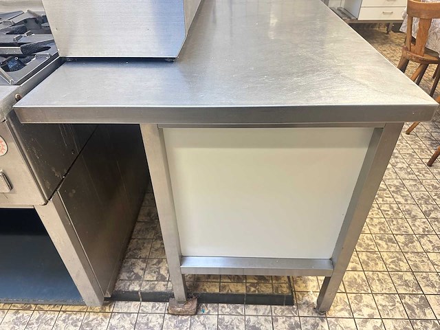 Rvs werktafel met trespa laden en schuifdeur - afbeelding 2 van  4