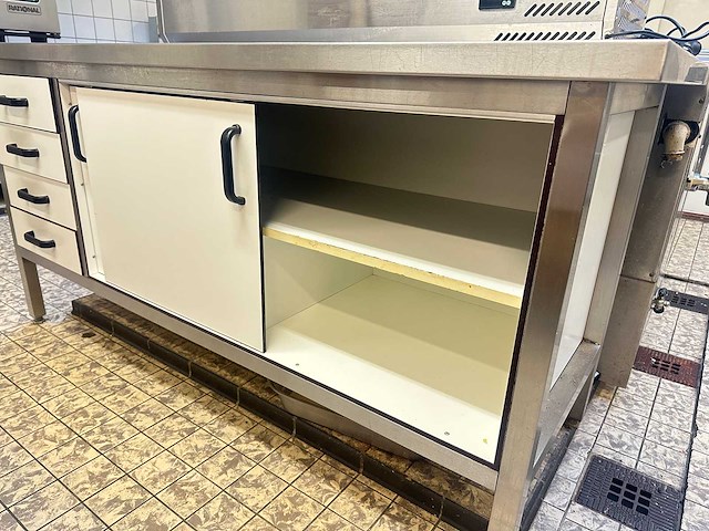 Rvs werktafel met trespa laden en schuifdeur - afbeelding 3 van  4
