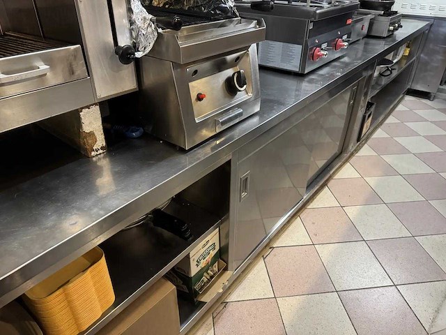 Rvs werktafel met warmhoudkast - afbeelding 3 van  8