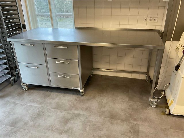 Rvs werktafel verrijdbaar - afbeelding 3 van  3