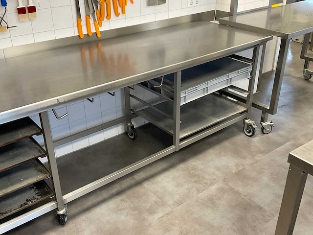 Rvs werktafel verrijdbaar - afbeelding 3 van  3