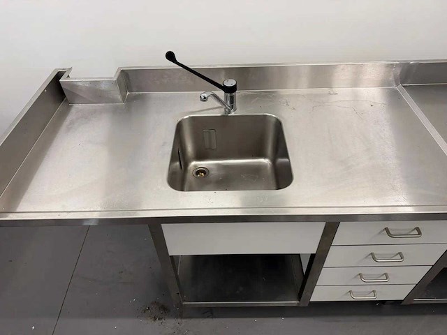 Rvs werktafel - afbeelding 4 van  9