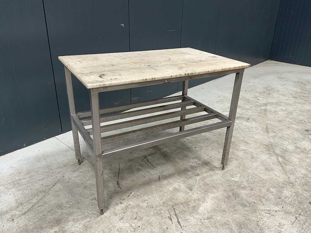 Rvs werktafel - afbeelding 1 van  3