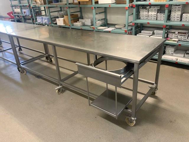 Rvs werktafel - afbeelding 1 van  3