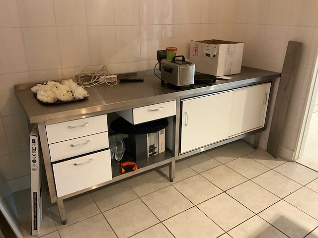 Rvs werktafel - afbeelding 1 van  3