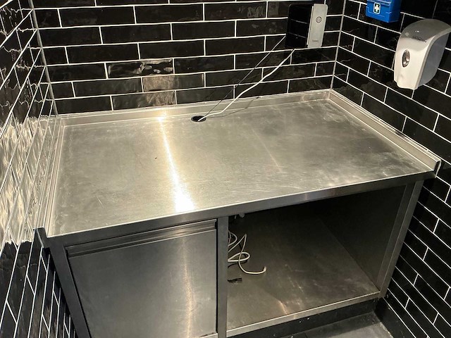 Rvs werktafel - afbeelding 1 van  2