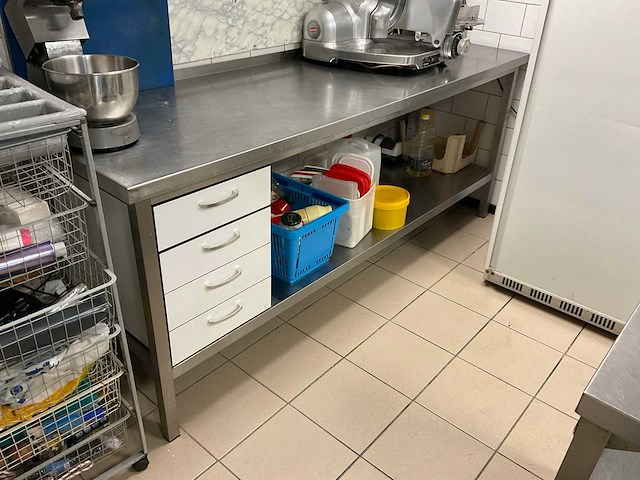 Rvs werktafel - afbeelding 1 van  1