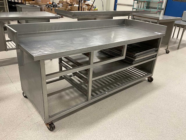 Rvs werktafel - afbeelding 1 van  4