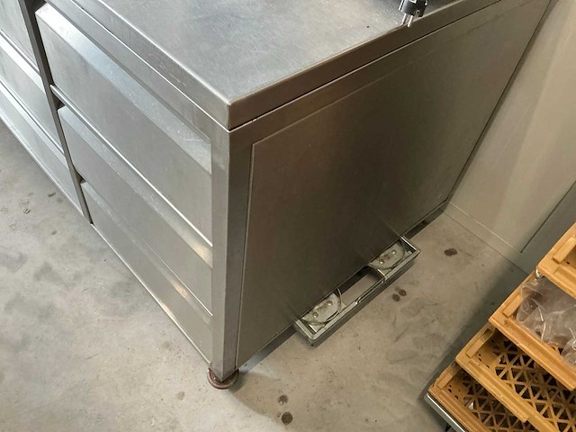 Rvs werktafel - afbeelding 8 van  8