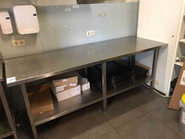 Rvs werktafel - afbeelding 1 van  3