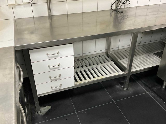 Rvs werktafel - afbeelding 2 van  4