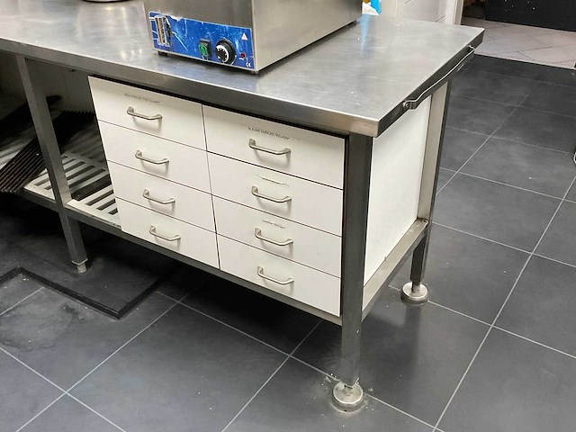 Rvs werktafel - afbeelding 2 van  3