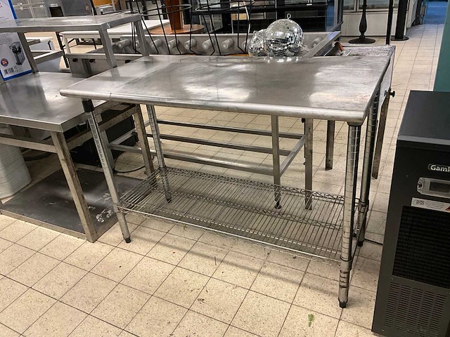 Rvs werktafel - afbeelding 1 van  3