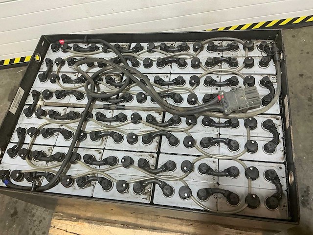 R&w 80 volt tractie accu - afbeelding 6 van  9