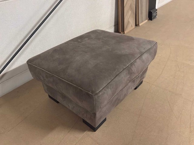 Ryan poef - afbeelding 7 van  10